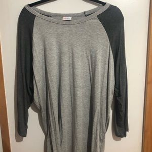 NWOT LULAROE GRAY 3/4 SLEEVE SHIRT